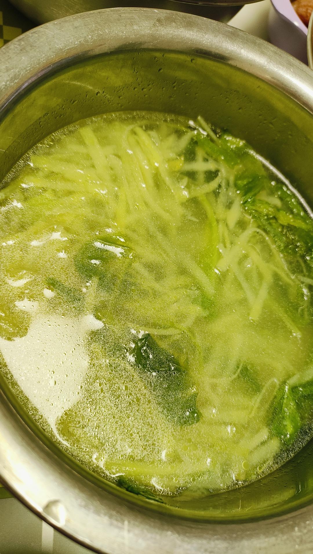 简易版_小白菜土豆丝汤