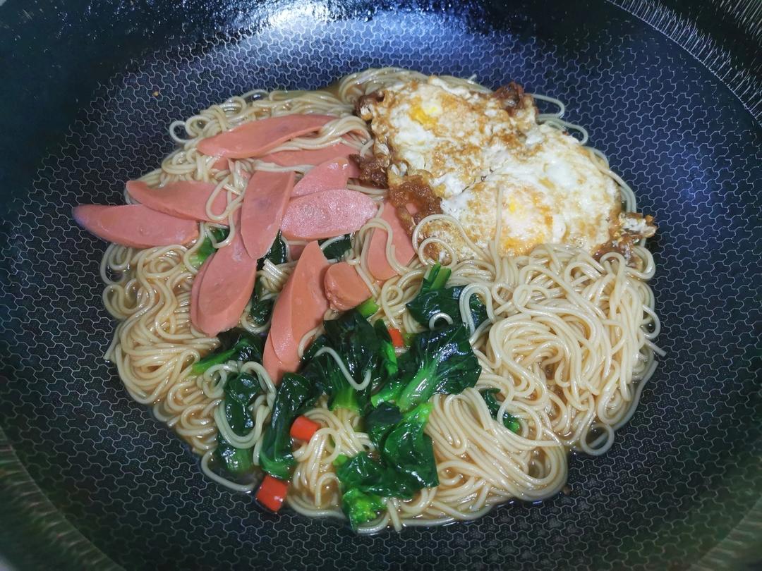 香到舔盘子🉐️荷包蛋焖面🍜超满足❗️
