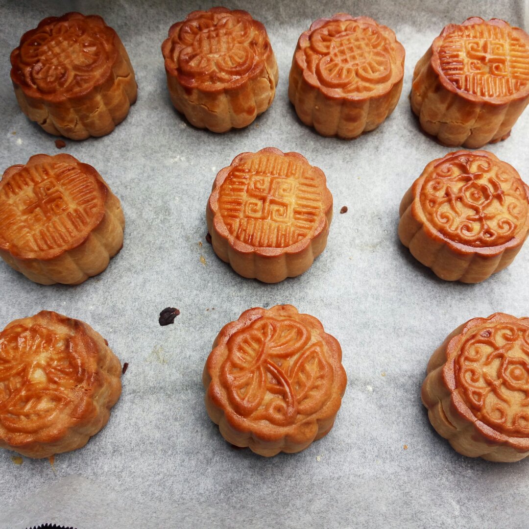 广式月饼—蛋黄冬翅月饼