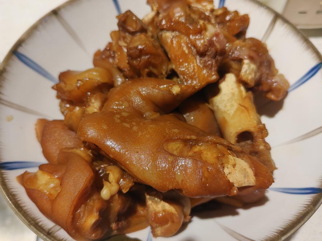 流口水的黄豆炖猪蹄