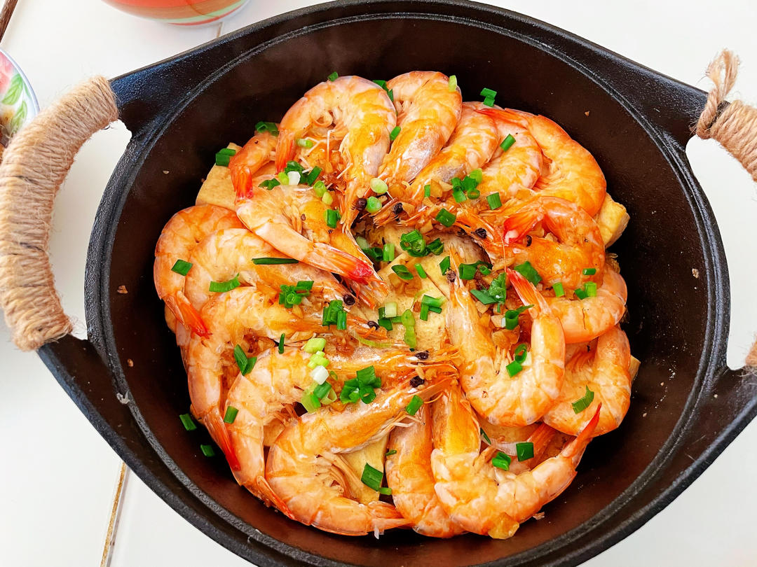 北鼎铸铁锅食谱｜鲜虾豆腐煲