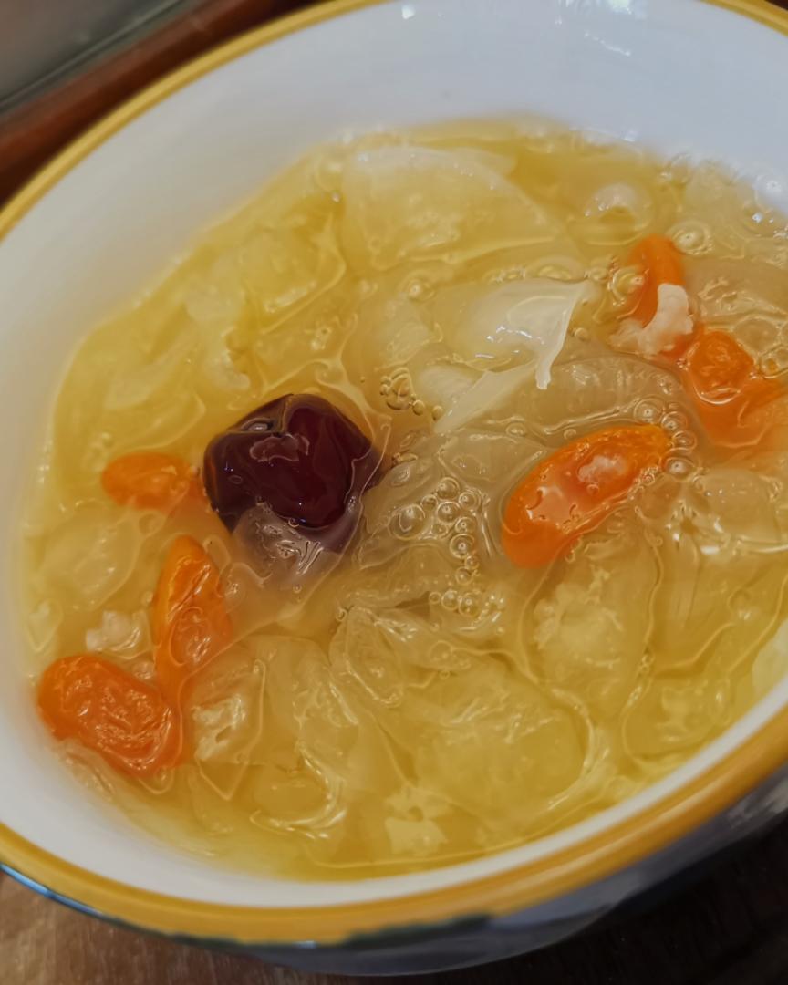 糯唧唧银耳汤的做法