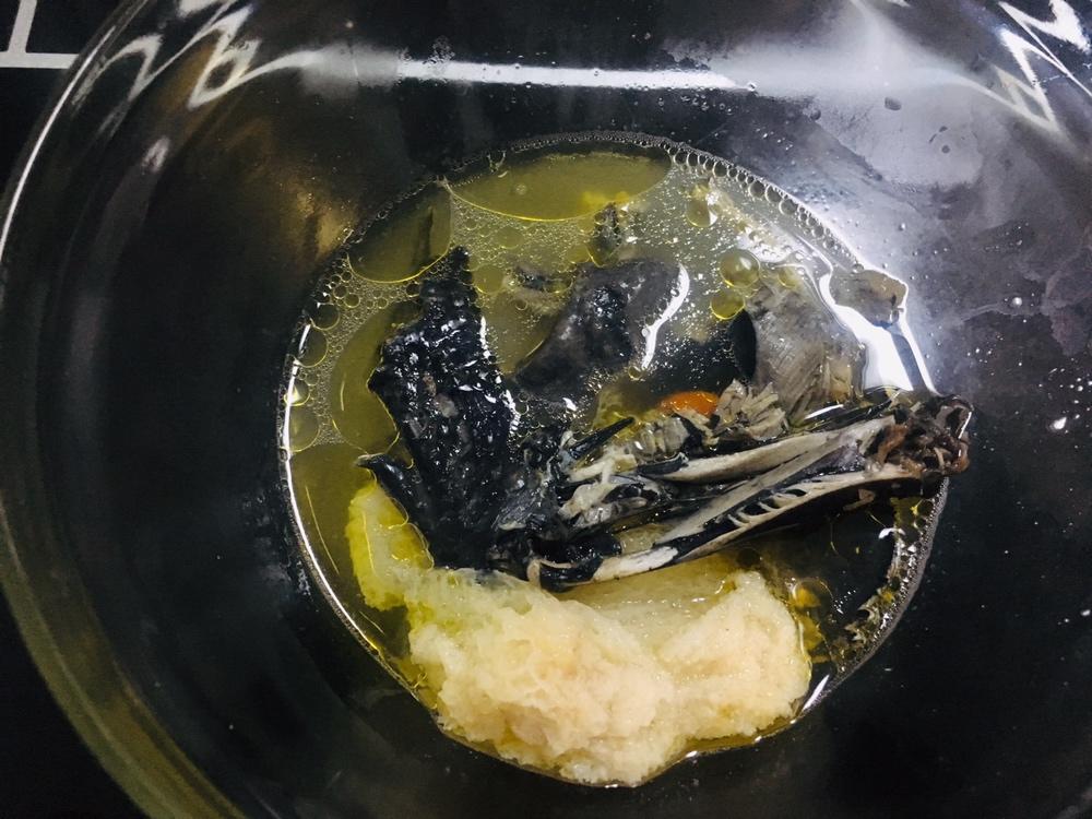 乌鸡竹荪汤