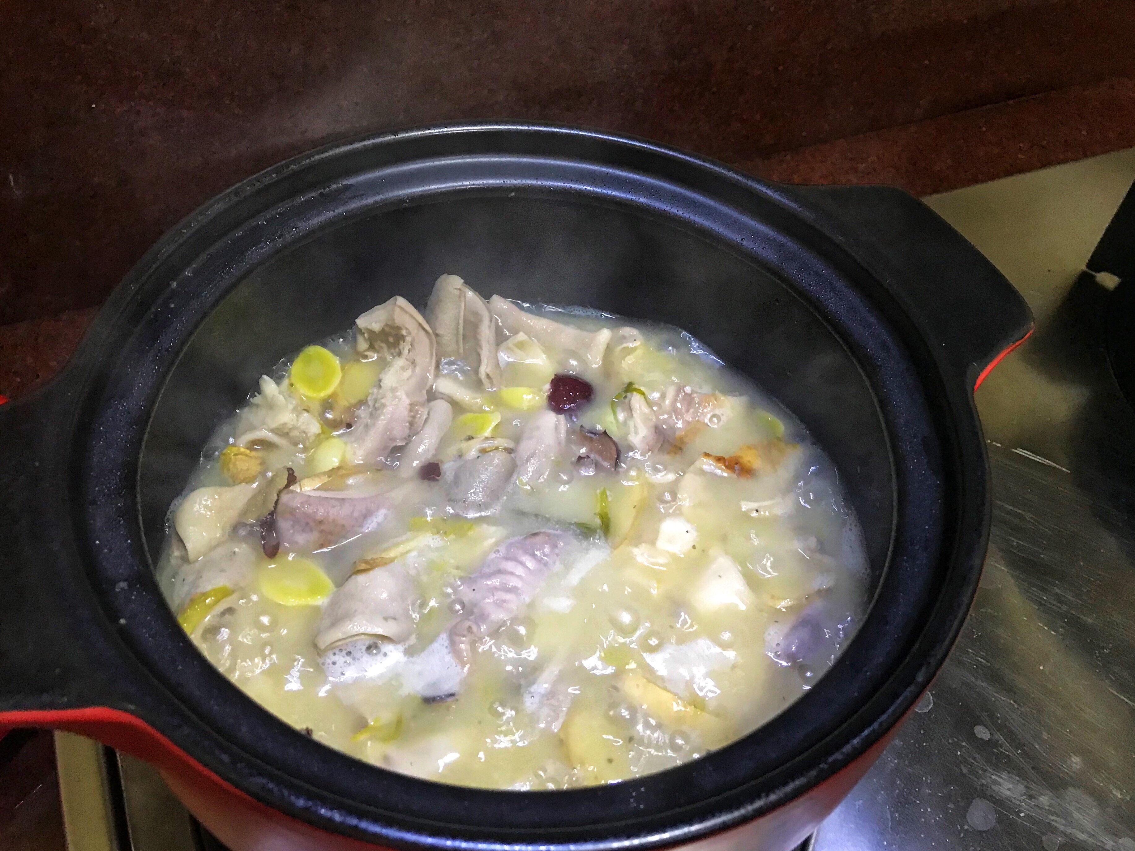 白果胡椒猪肚汤的做法