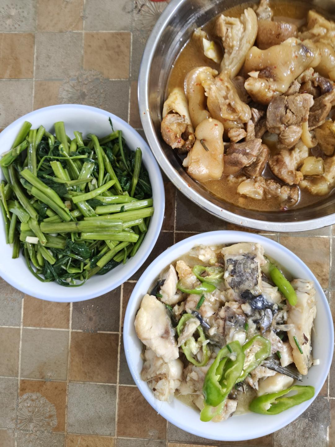 红烧猪蹄，酱香味，超级过嘴瘾的卤猪蹄