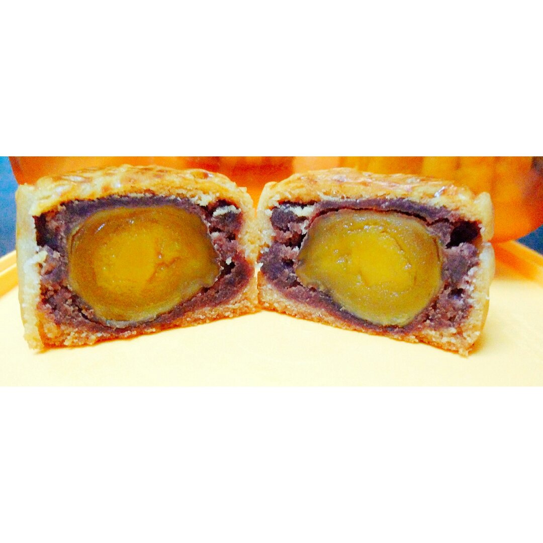 广式月饼——蛋黄莲蓉月饼