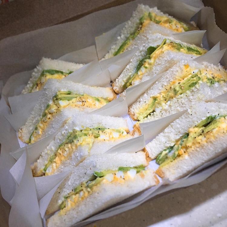 牛油果鸡蛋三明治