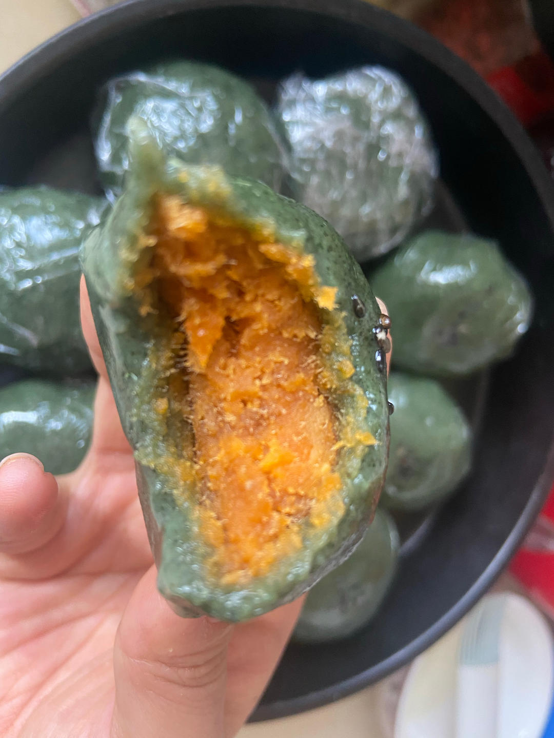 清明必吃的艾草青团