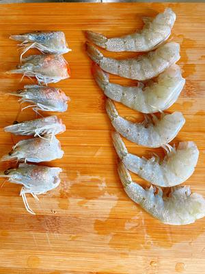 鲜虾鲍鱼瑶柱海鲜砂锅粥（超简单）的做法 步骤2