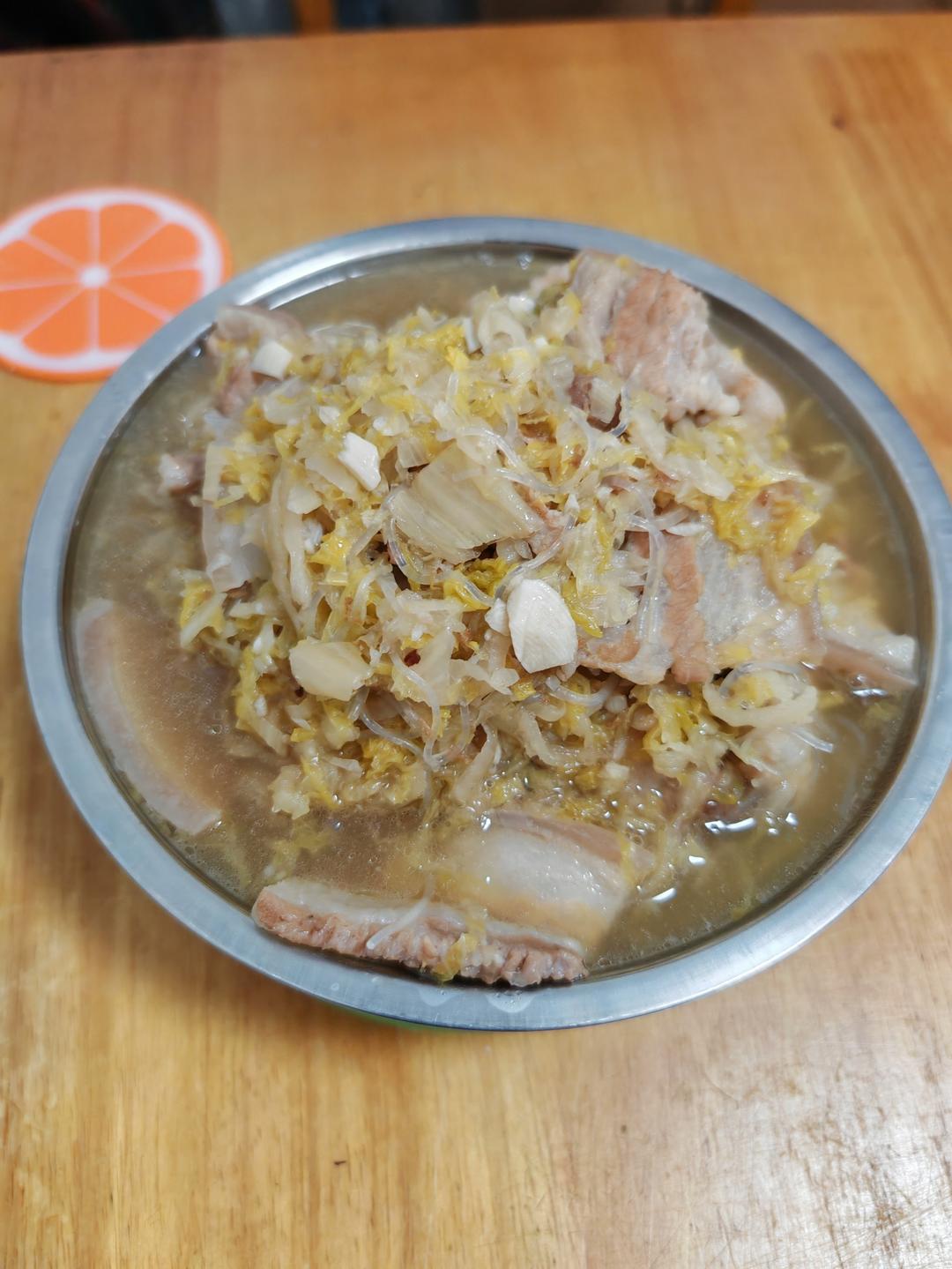 酸菜炖五花肉