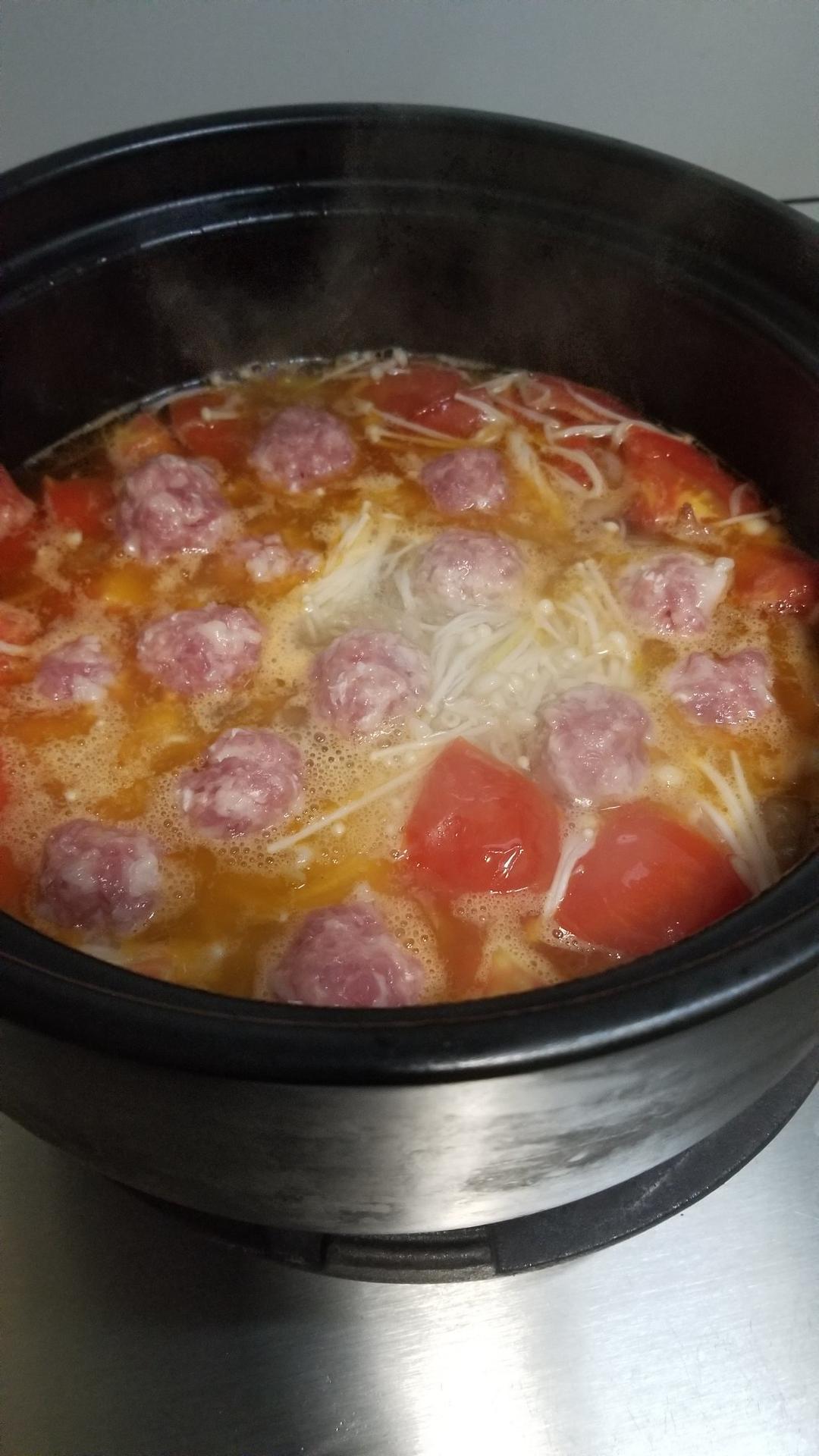 家传浓汤西红柿🍅猪肉丸子汤