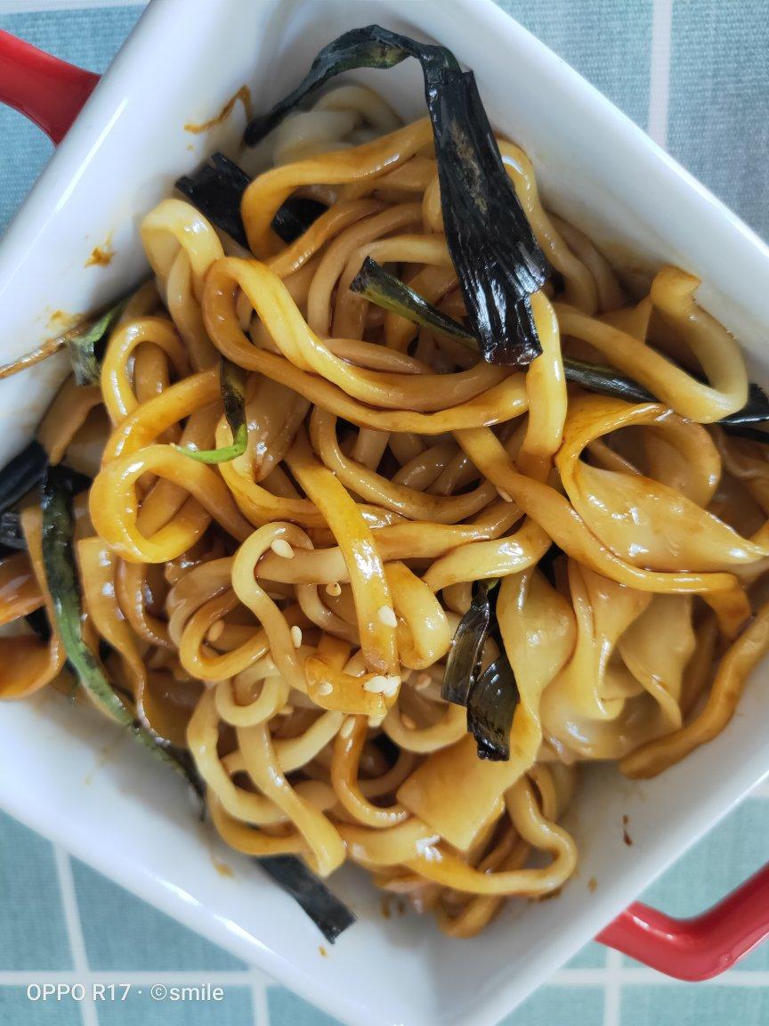 10分钟搞定的一碗葱油拌面