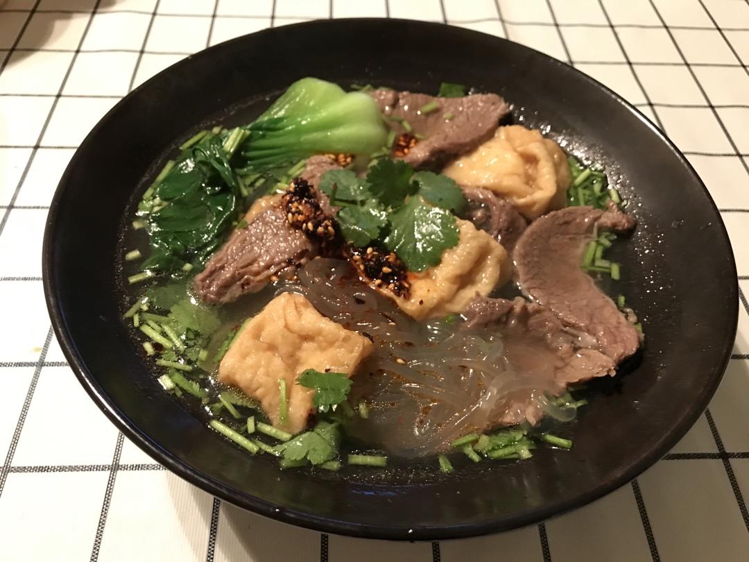 大口吃肉