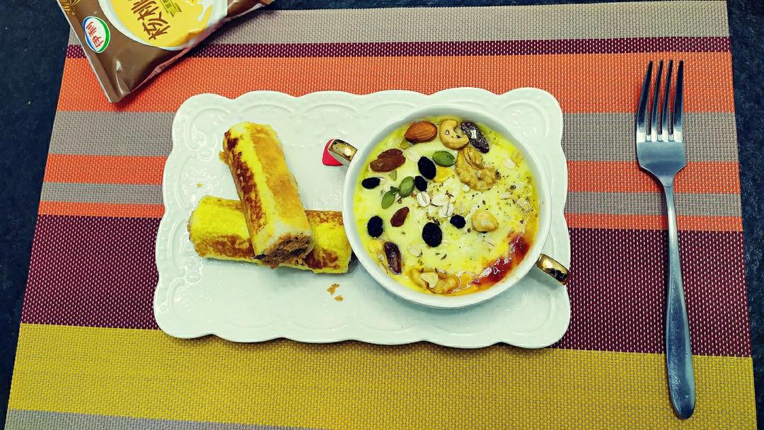 只需摆好材料去微波！惊艳全家的早餐端上桌：香肠奶酪烘蛋