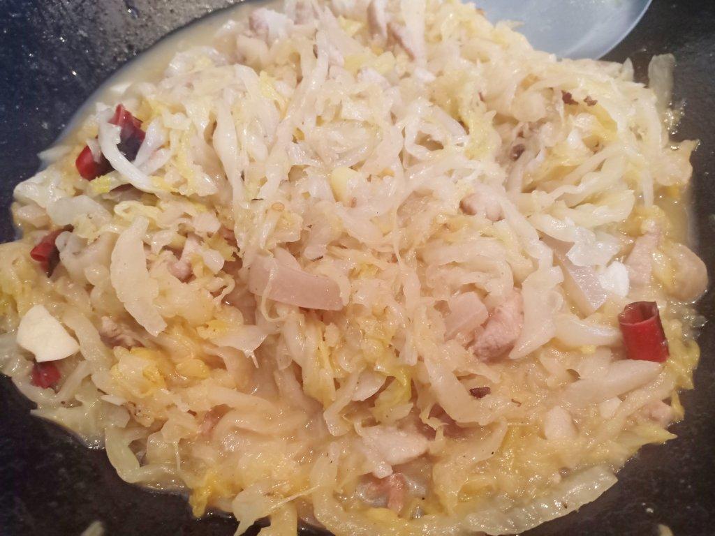 东北酸菜炖白肉
