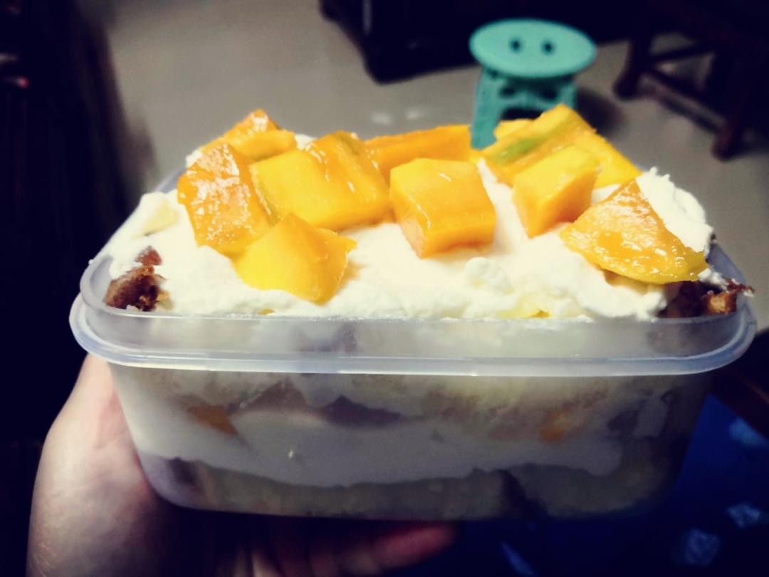 芒果奶油盒子蛋糕