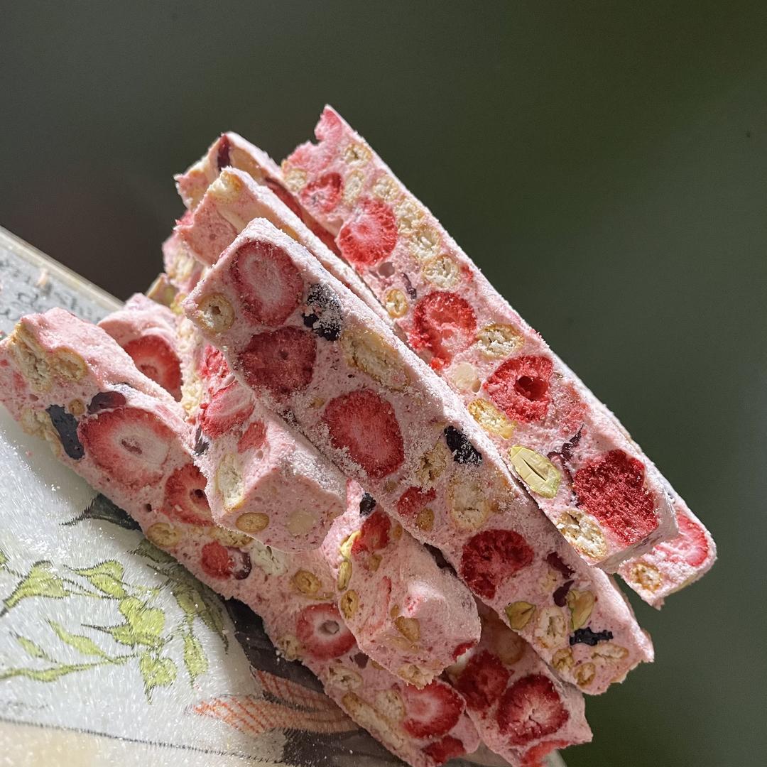 草莓🍓雪花酥的做法