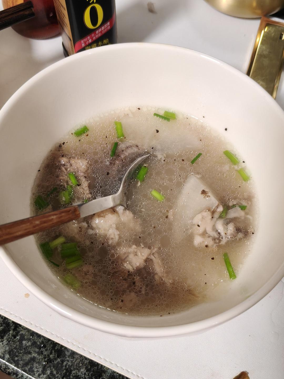 超简单➡️鲜甜不油腻🉐️白萝卜骨头汤