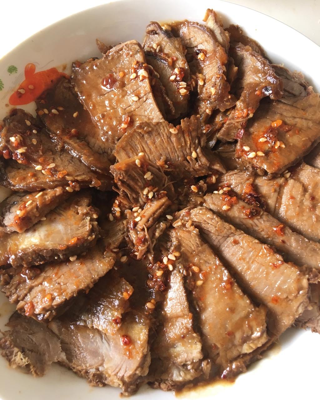 一只小沐沐做的超级好吃的家庭自制【香卤牛肉】