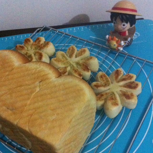 椰蓉花形面包