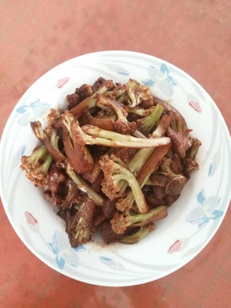 花菜炒肉片