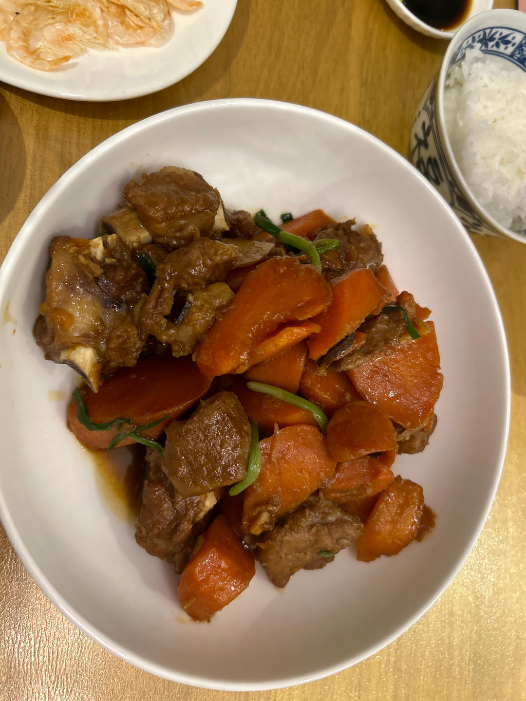 胡萝卜烧排骨