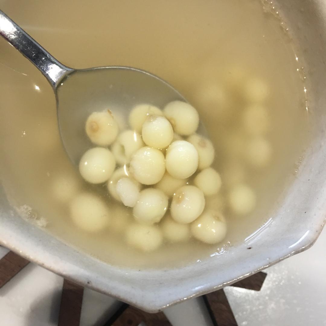 糖水鸡头米