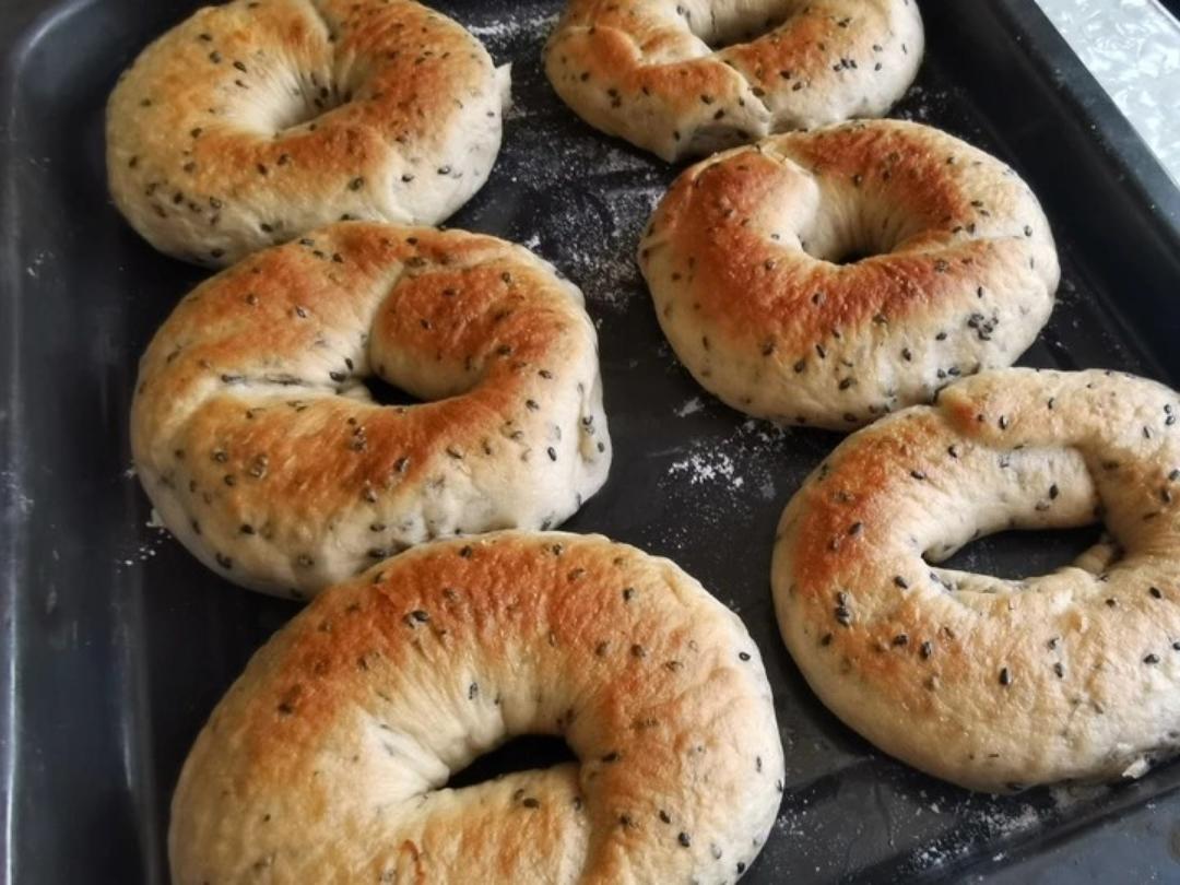 黑芝麻全麦贝果