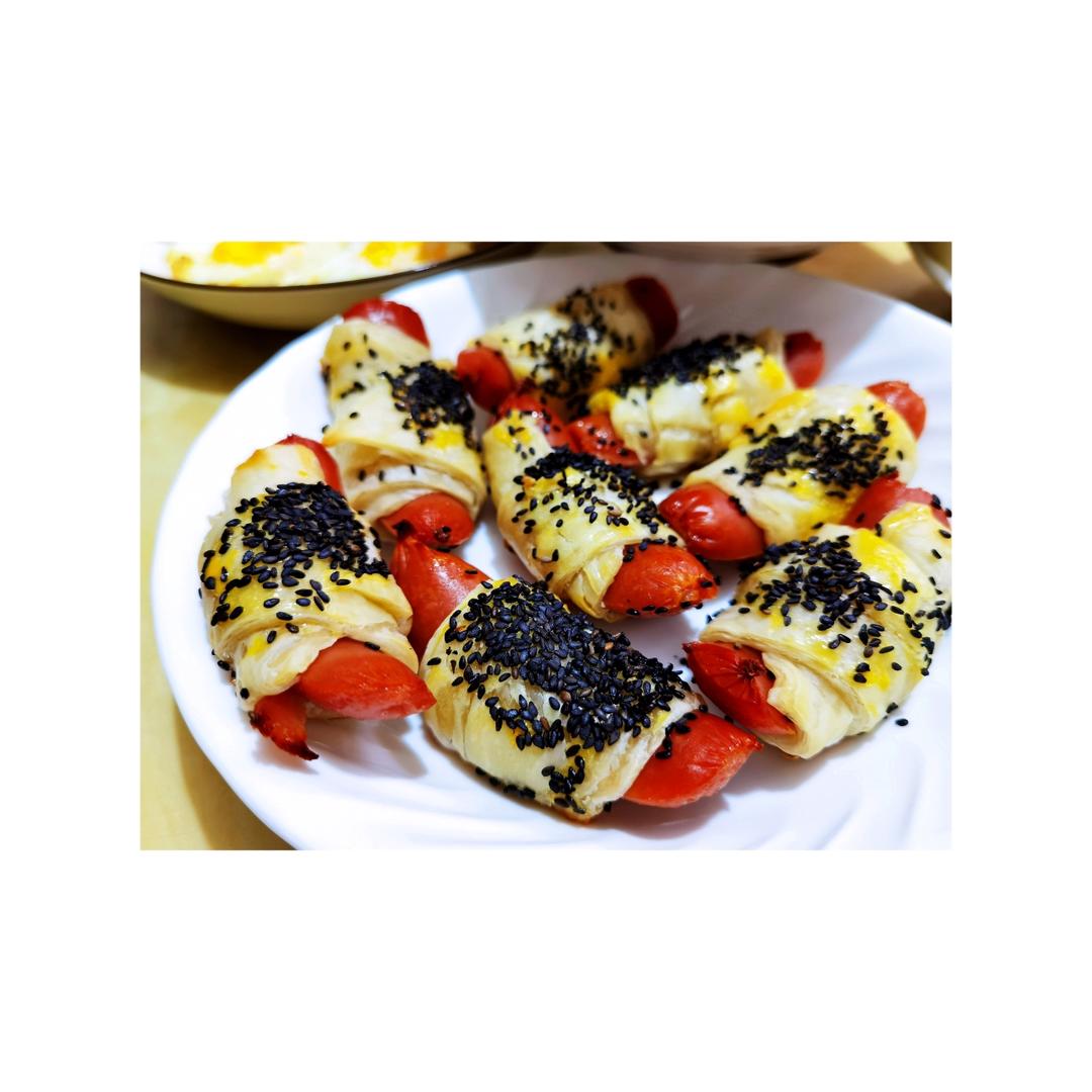 香肠酥皮卷：手抓饼皮还能这样吃，不用和面快速搞定早餐