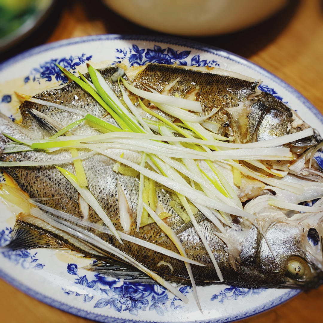清蒸海鲈鱼
