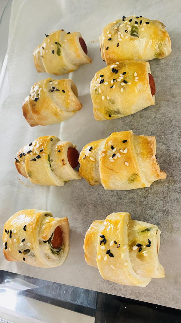 香肠酥皮卷：手抓饼皮还能这样吃，不用和面快速搞定早餐