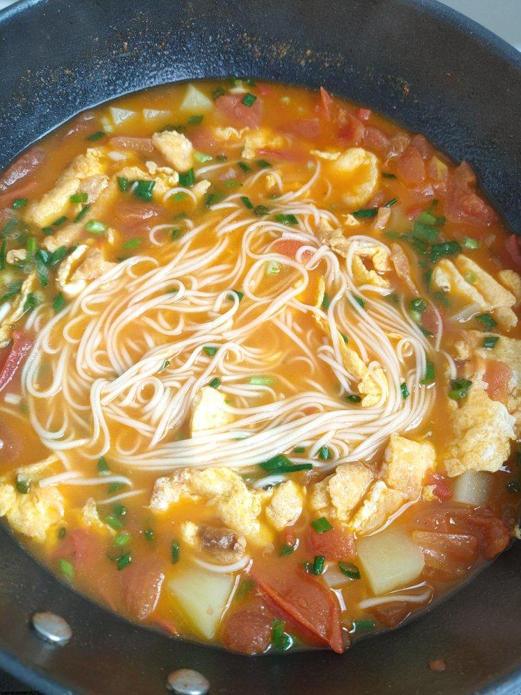 25 12:13:50番茄鸡蛋汤面〔普通挂面也可以做出家的味道〕鸡蛋,西红柿