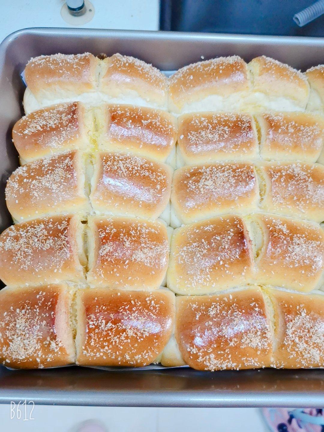 一次发酵-松软拉丝椰蓉排包-椰蓉金砖-椰蓉面包