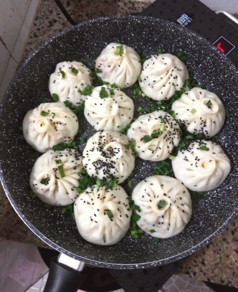 鲜虾猪肉生煎包（一定要看视频哟~）