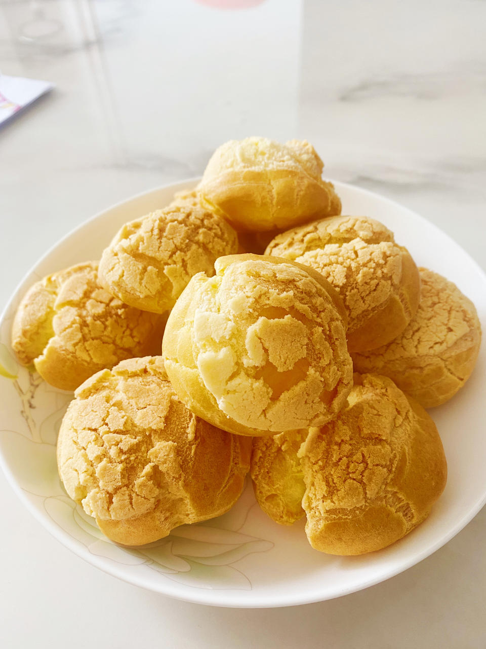 酥皮奶油泡芙--#皮黑森林#