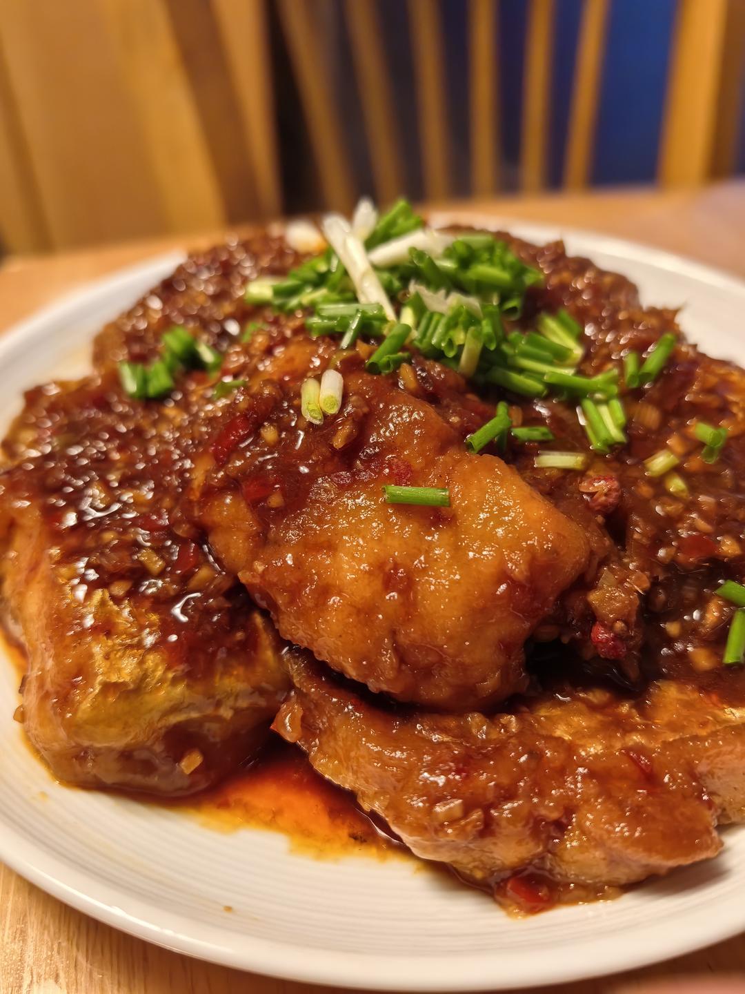 传统川菜经典干烧鱼