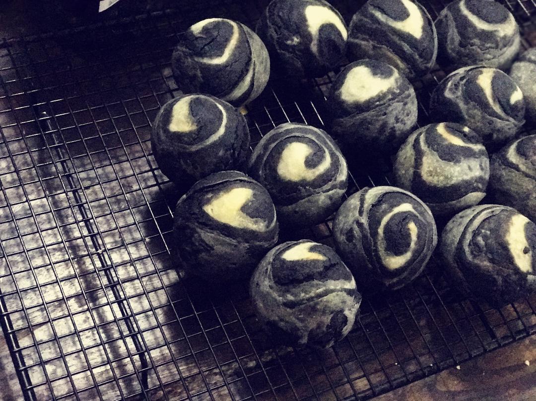 萌得掉渣渣的蛋黄酥