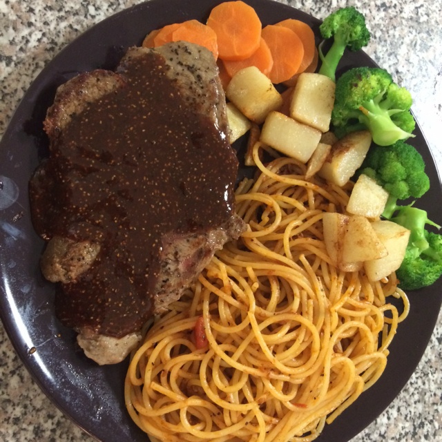 黑椒牛排（配土豆/鸡蛋，意面/蔬菜）