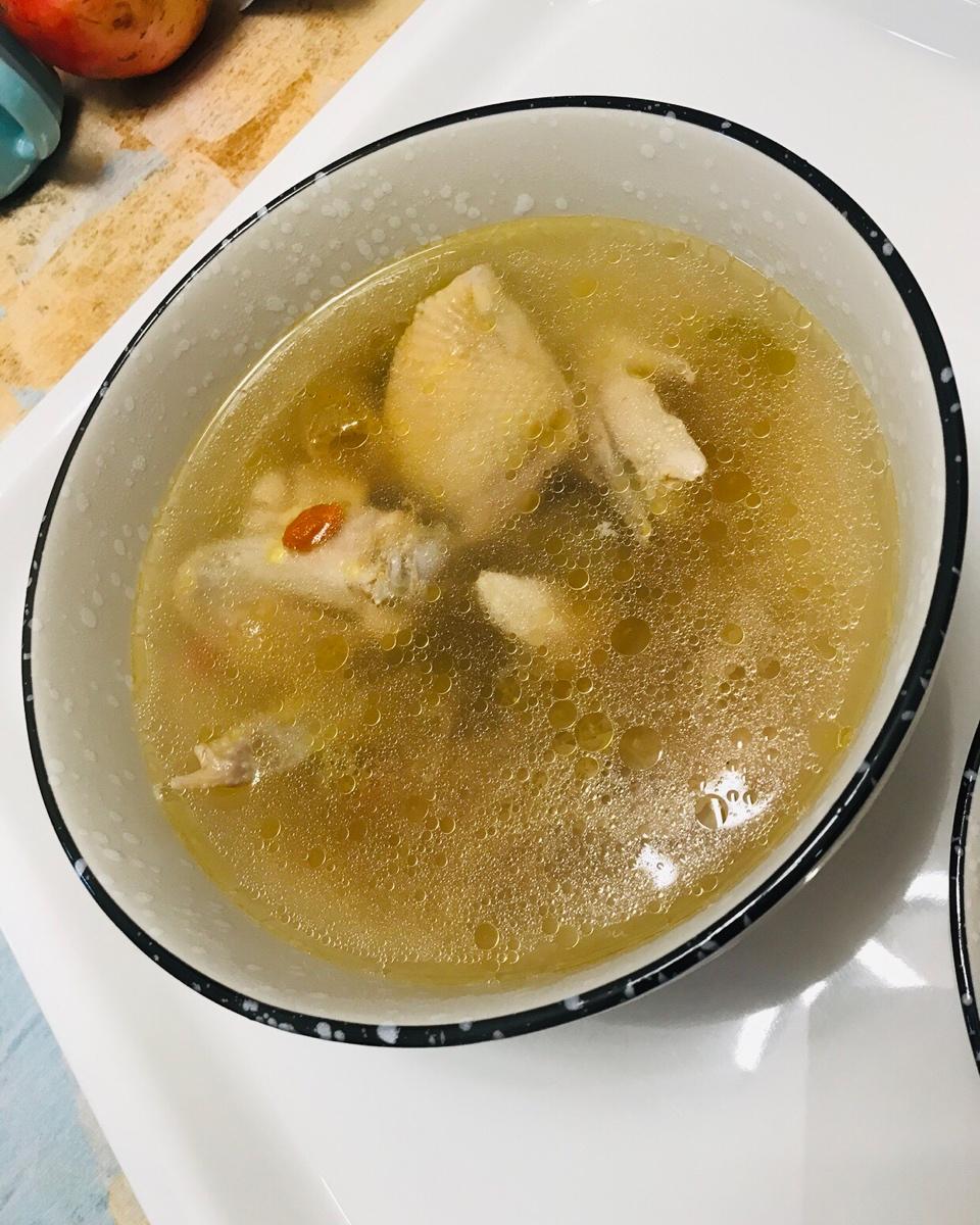 竹荪土鸡汤