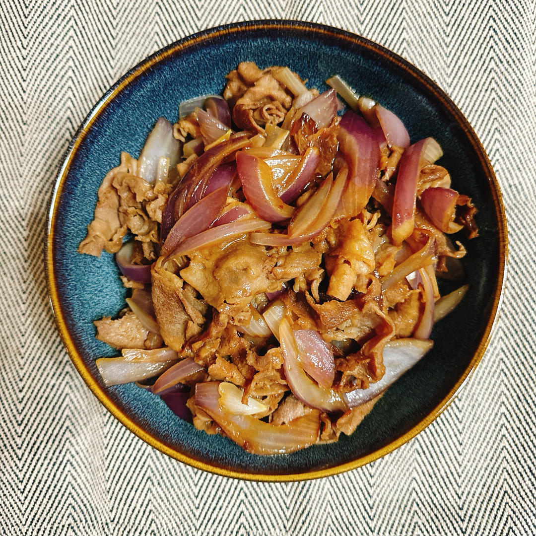 日式照烧肥牛                              模仿吉野家牛肉饭的牛肉版     自制家常照烧酱汁