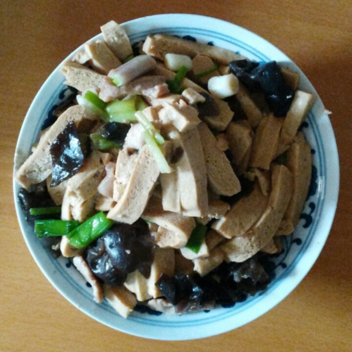 大蒜炒香干