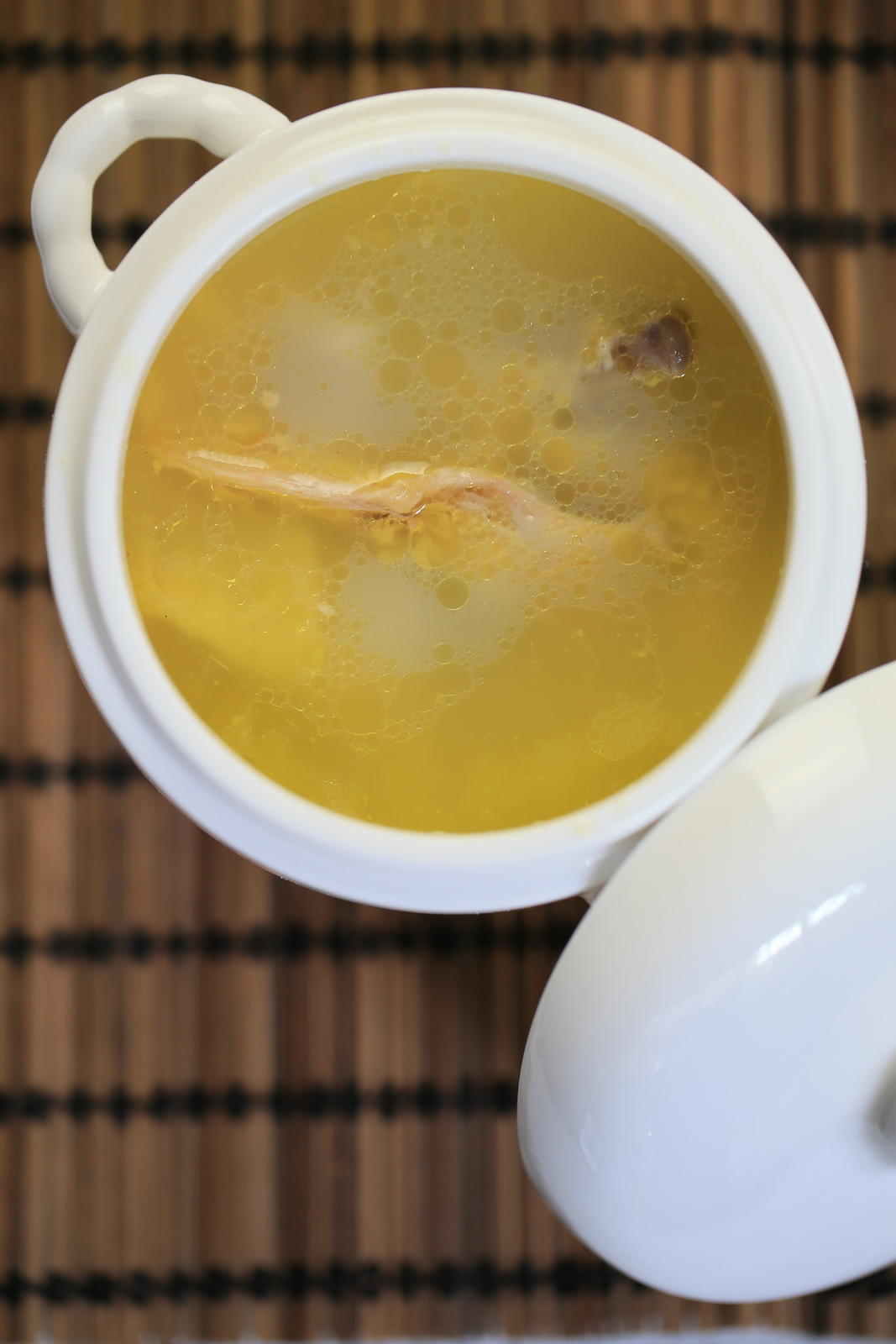 爵士汤-蜜瓜花胶响螺鸡汤