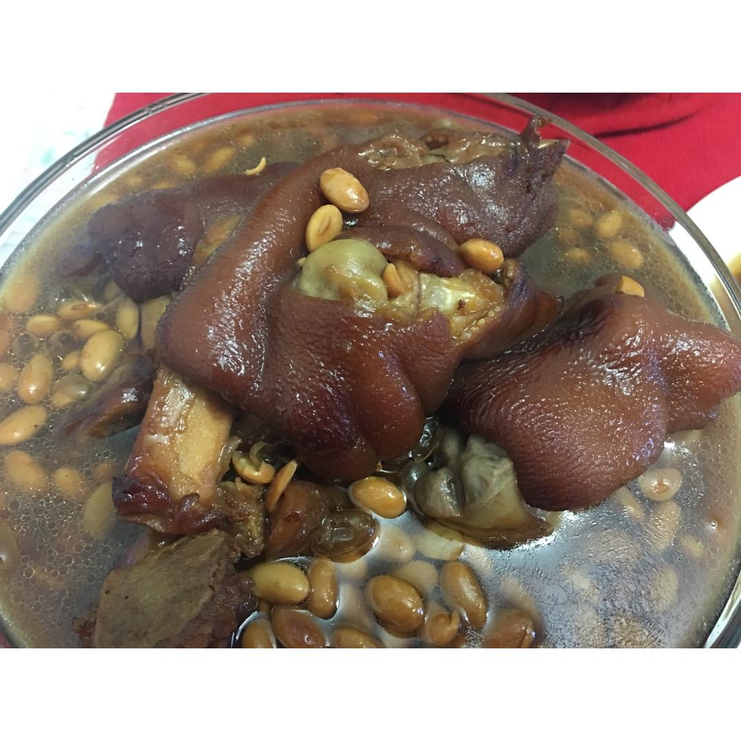 美味的家常菜：红烧猪蹄