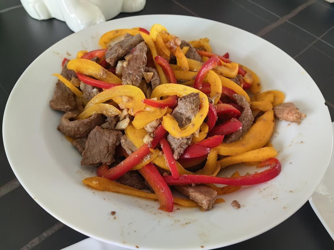 小炒黄牛肉，肉嫩味香！太好吃了简直是米饭杀手！