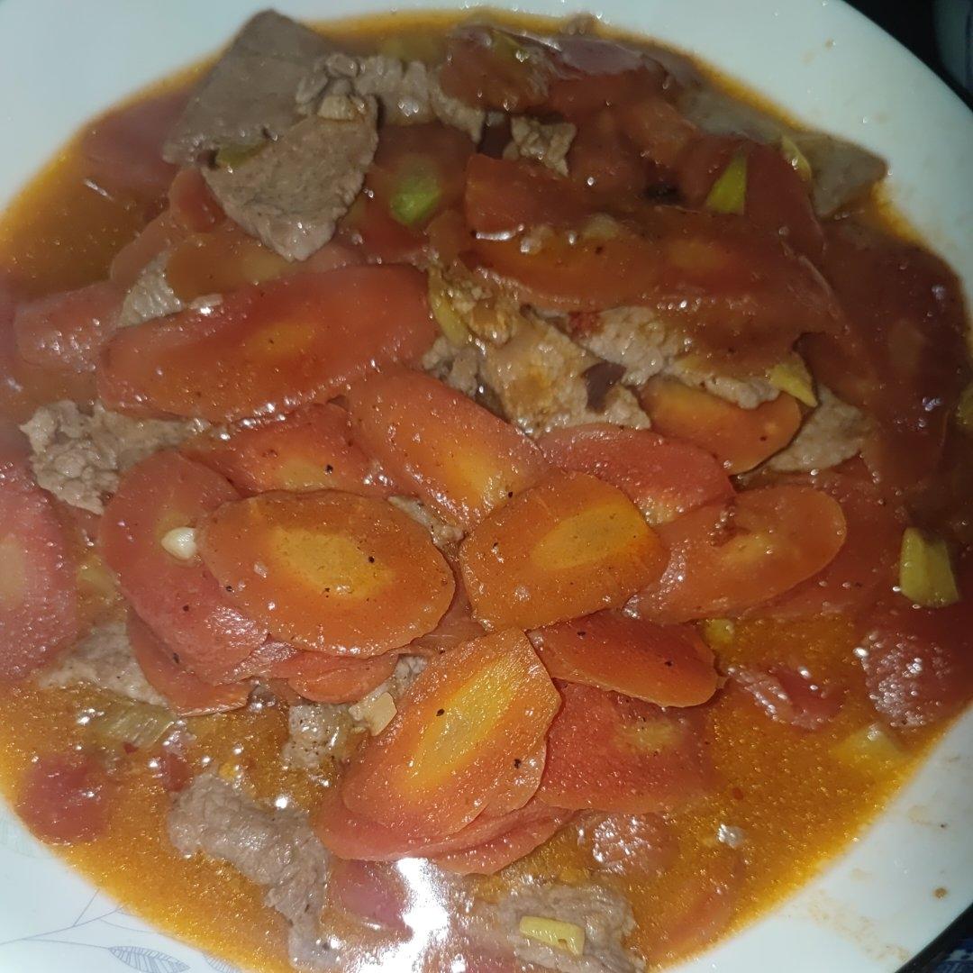 胡萝卜炒嫩牛肉