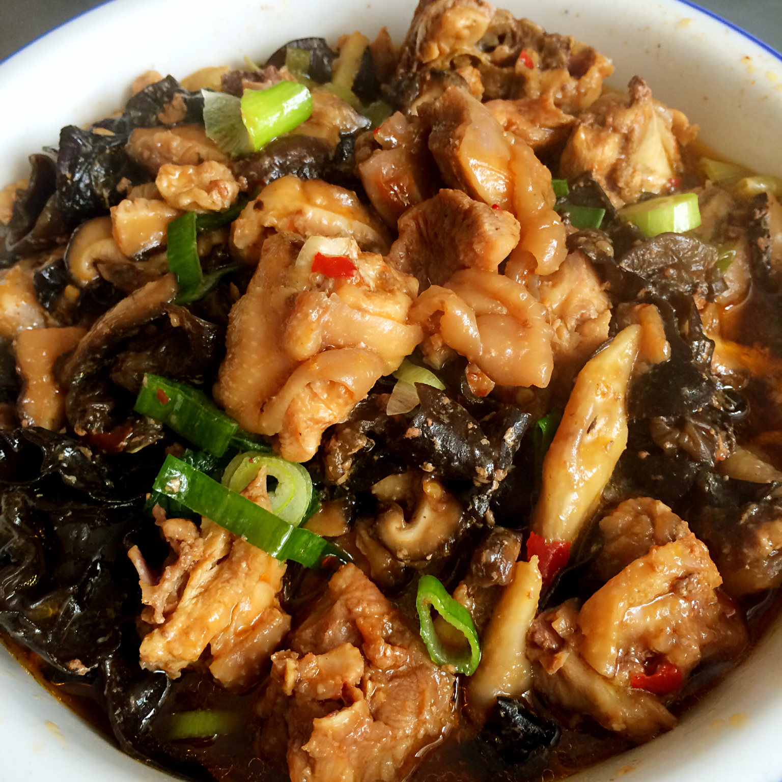 罗小曼曼做的香菇黑木耳蒸鸡