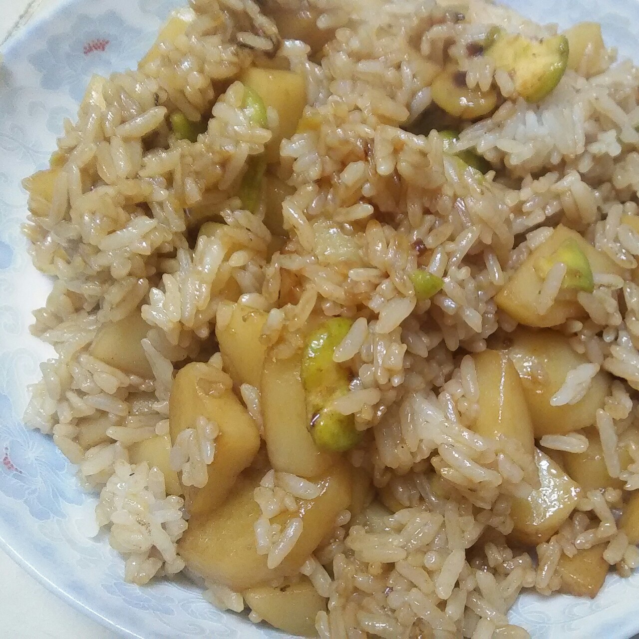 豌豆土豆午餐肉焖饭