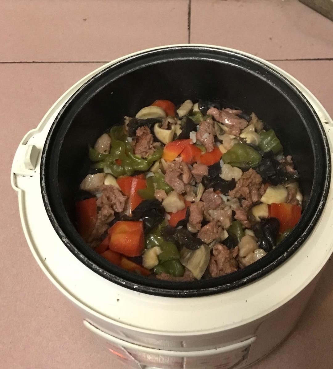 喷香羊肉焖饭