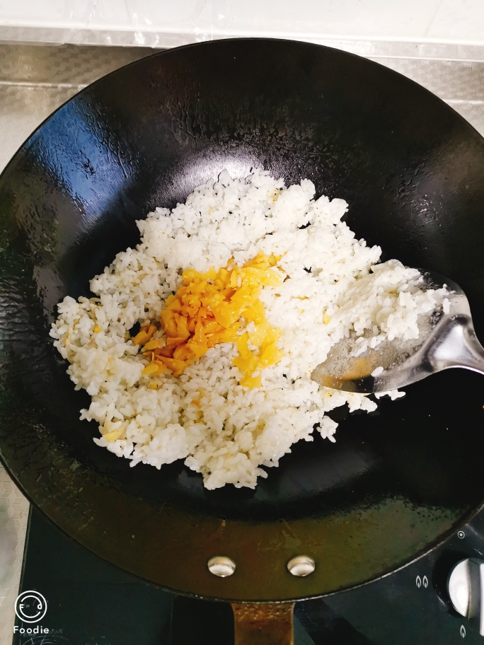 萝卜干蛋炒饭的做法 步骤4