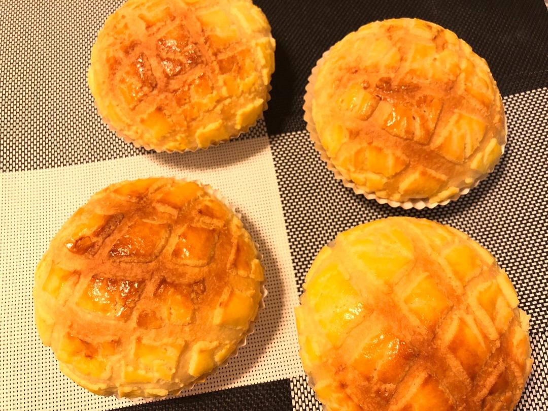 好吃到炸裂的港式菠萝包（附带制作酥皮的小视频）